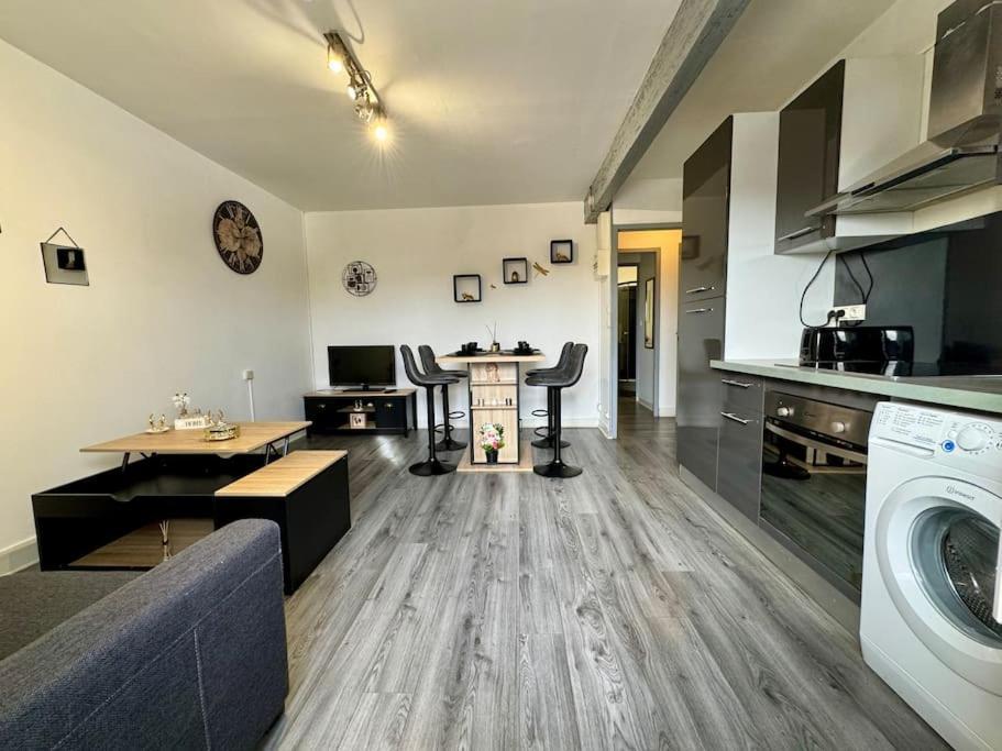 Isval Wifi-Hyper Centre Cognac Apartamento Exterior foto