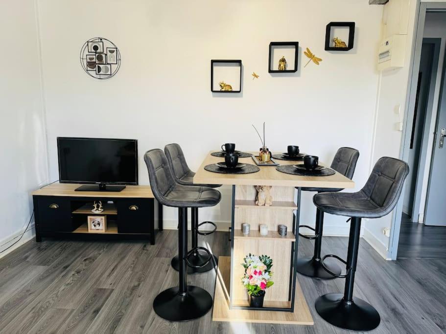 Isval Wifi-Hyper Centre Cognac Apartamento Exterior foto